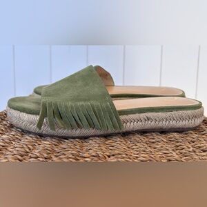 C. Wonder Women’s Tabitha Suede Fringe Espadrille‎ Slide Olive 7.5M